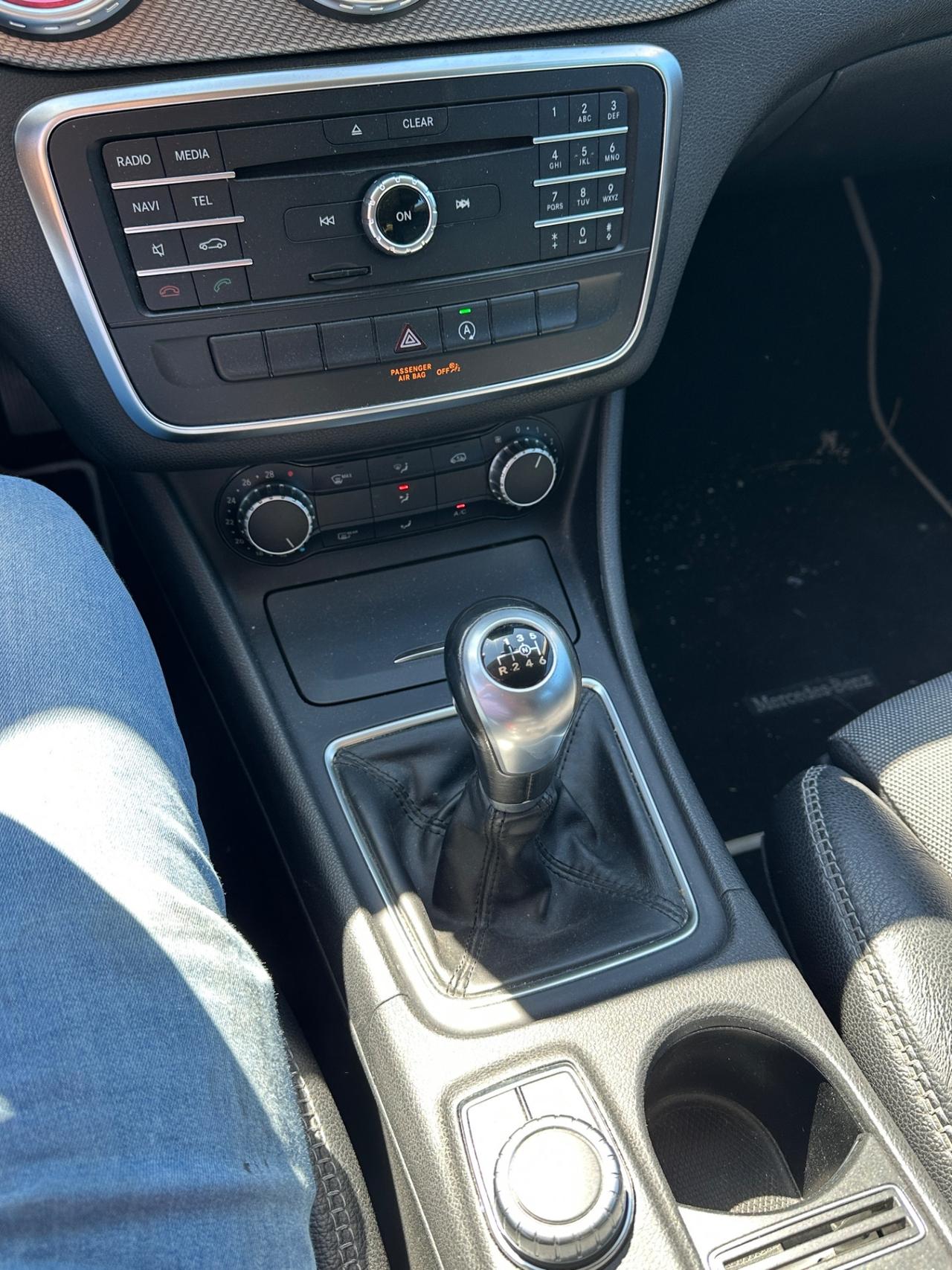 Mercedes-benz GLA 180 d Premium