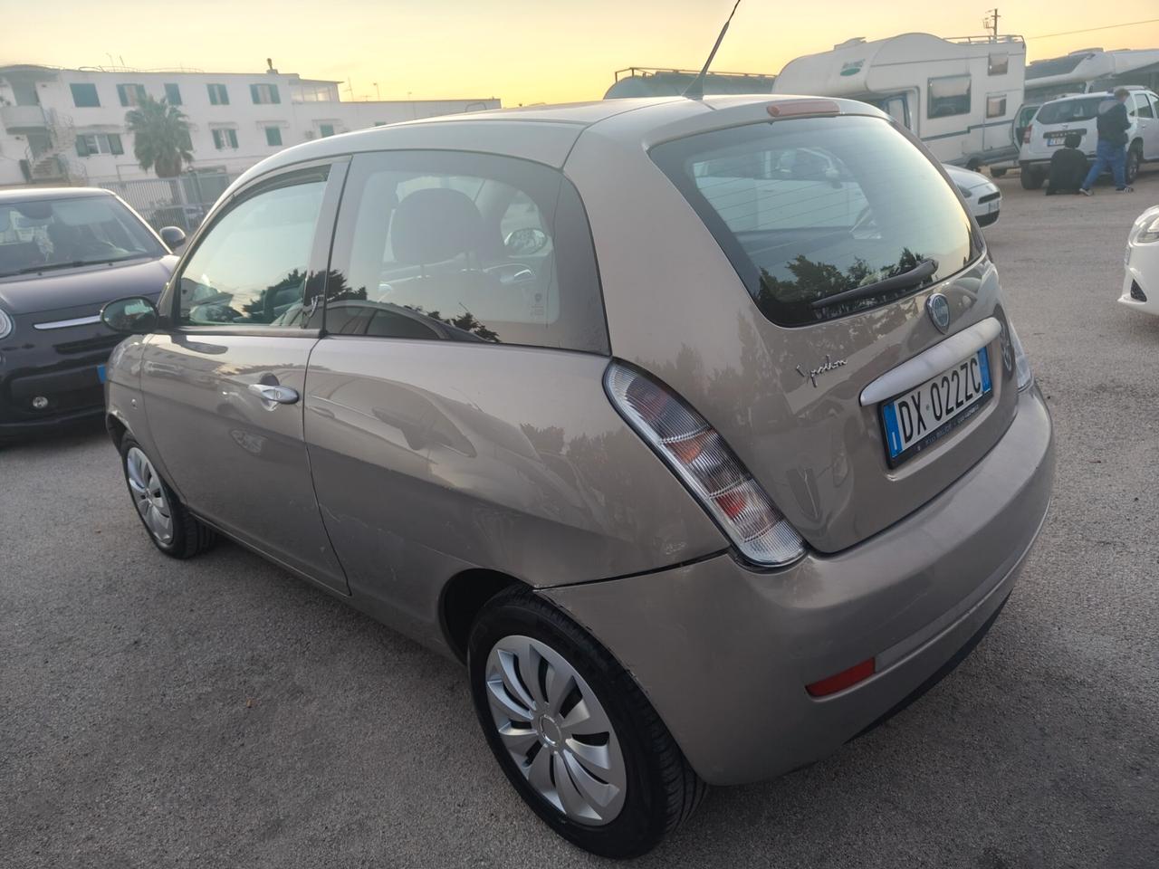 Lancia Ypsilon 1.3 MJT 75 CV Oro