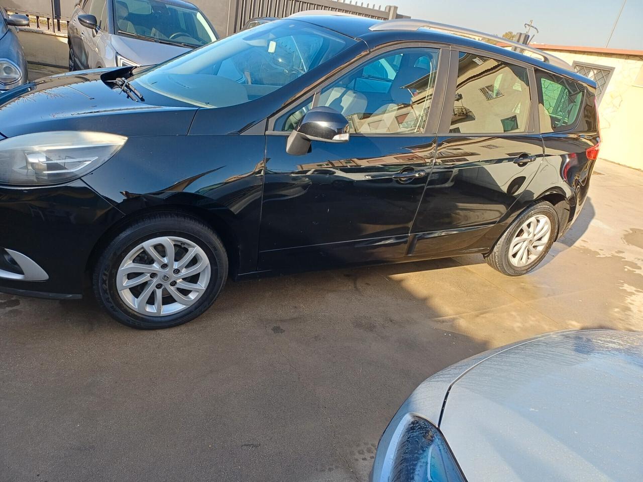 Renault Scenic dCi 110 CV (7 posti)