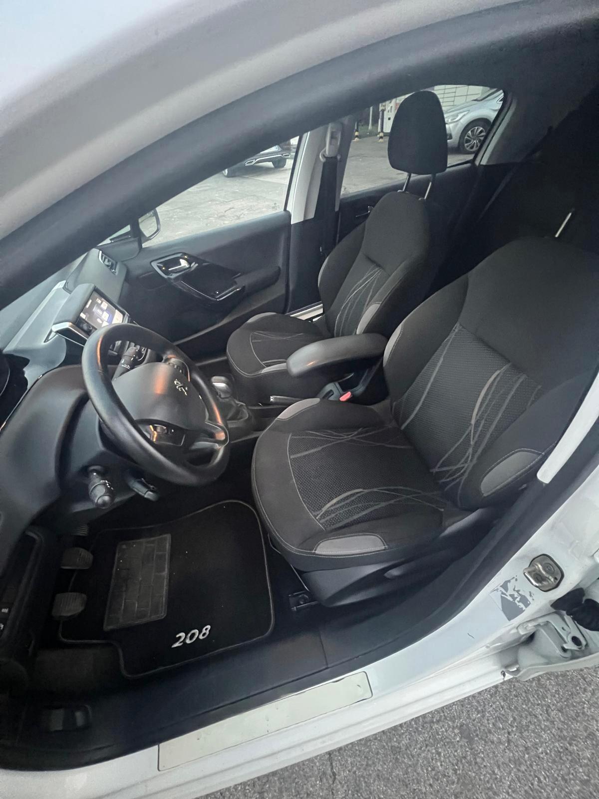 Peugeot 208 1.2 VTi 82 CV 5porte Allure