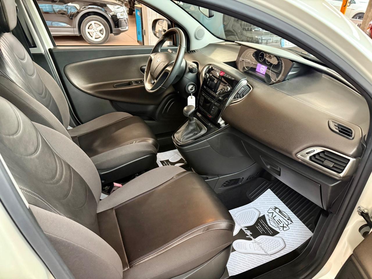 Lancia Ypsilon 0.9 TwinAir 85cv Autom