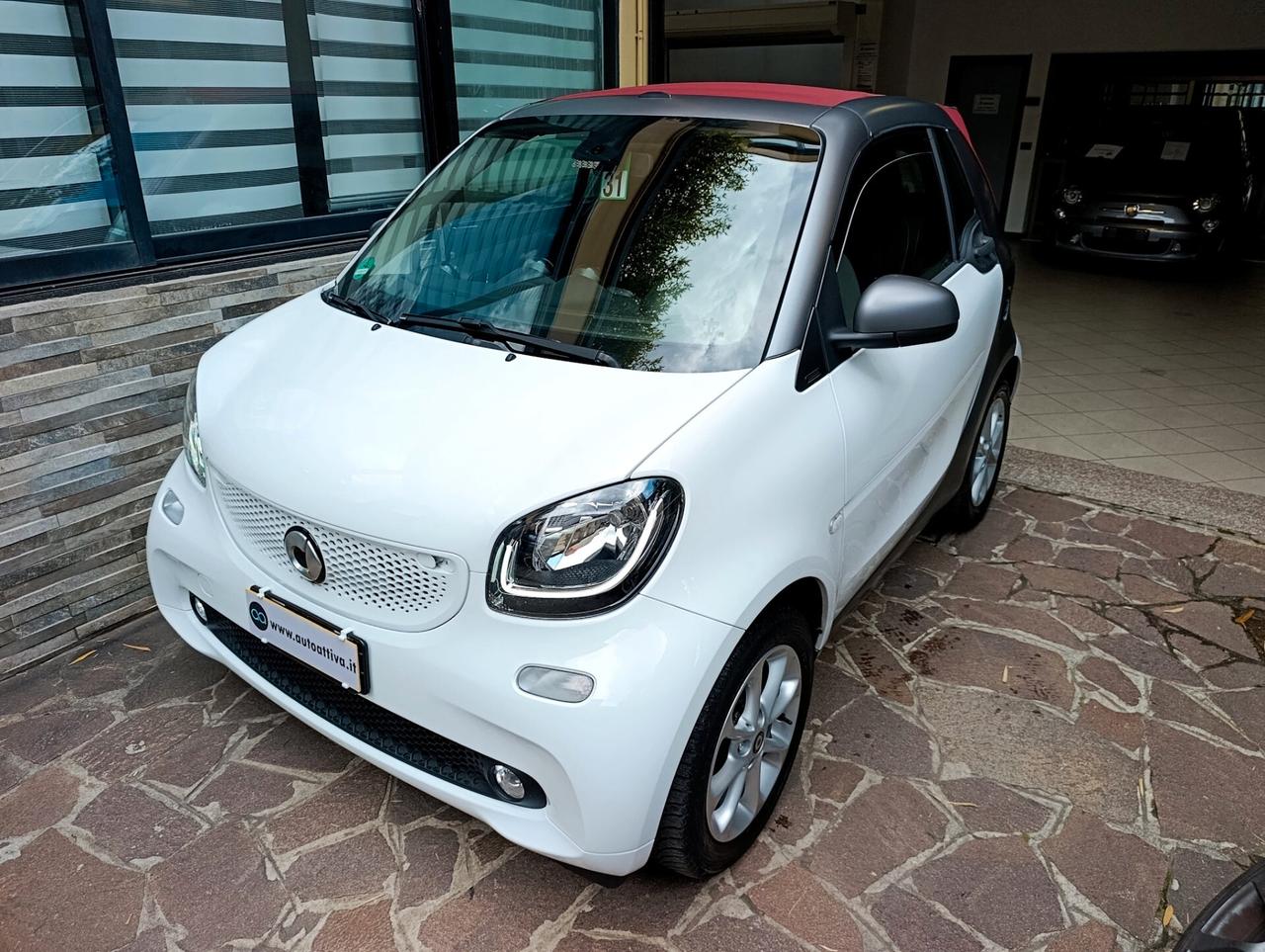 Smart ForTwo 90 0.9 T twinamic cabrio Passion Capote Rossa
