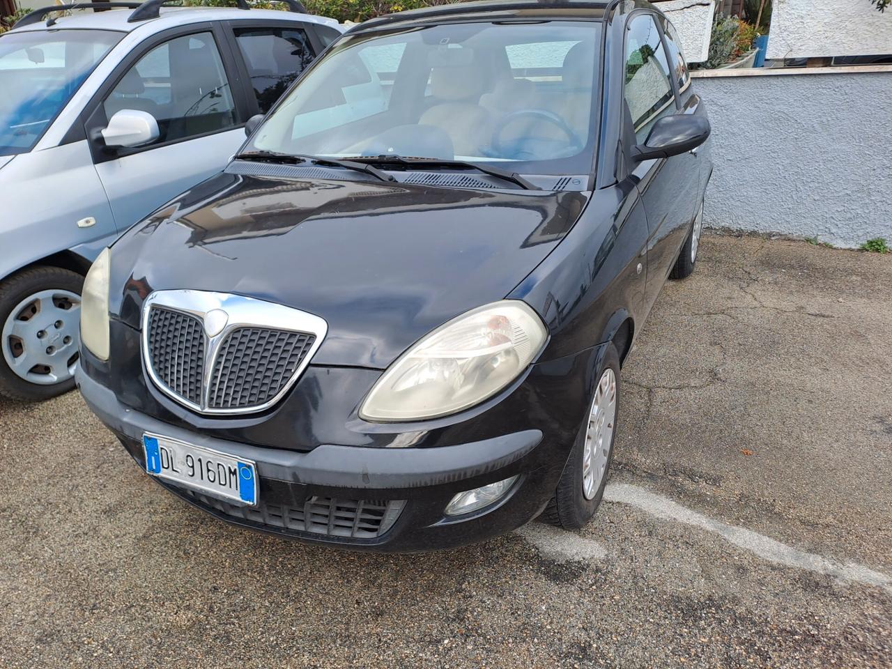 Lancia Ypsilon 1.3 MJT 75 CV Oro Giallo