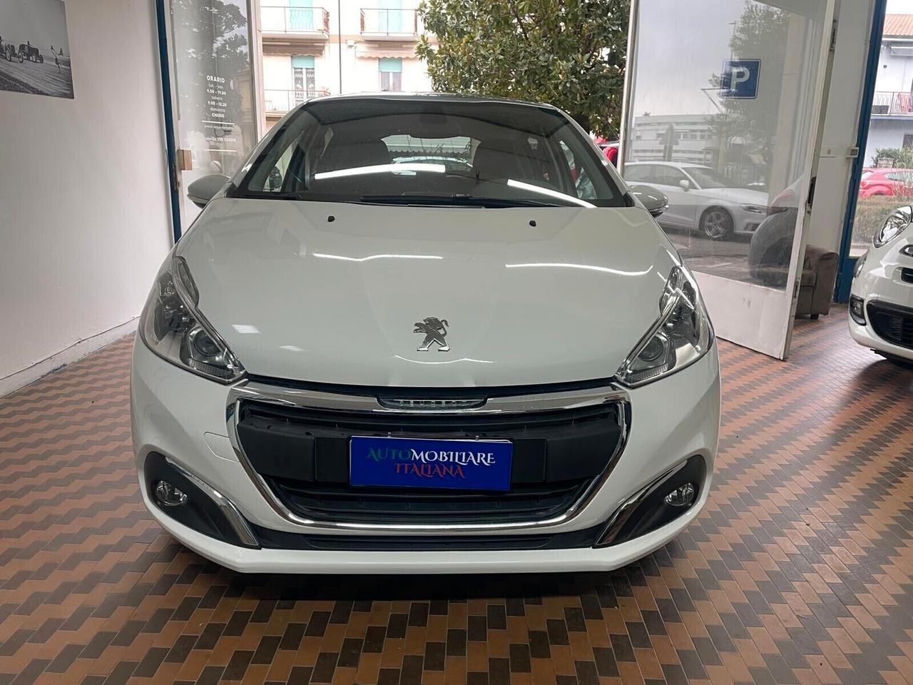 Peugeot 208 PureTech 82 5 porte Allure