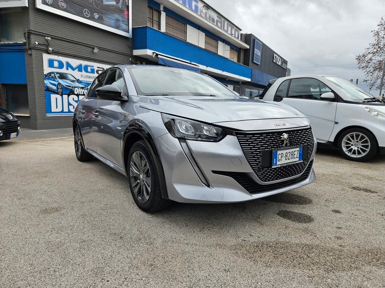 Peugeot 208 motore elettrico 136 CV 5 porte Allure