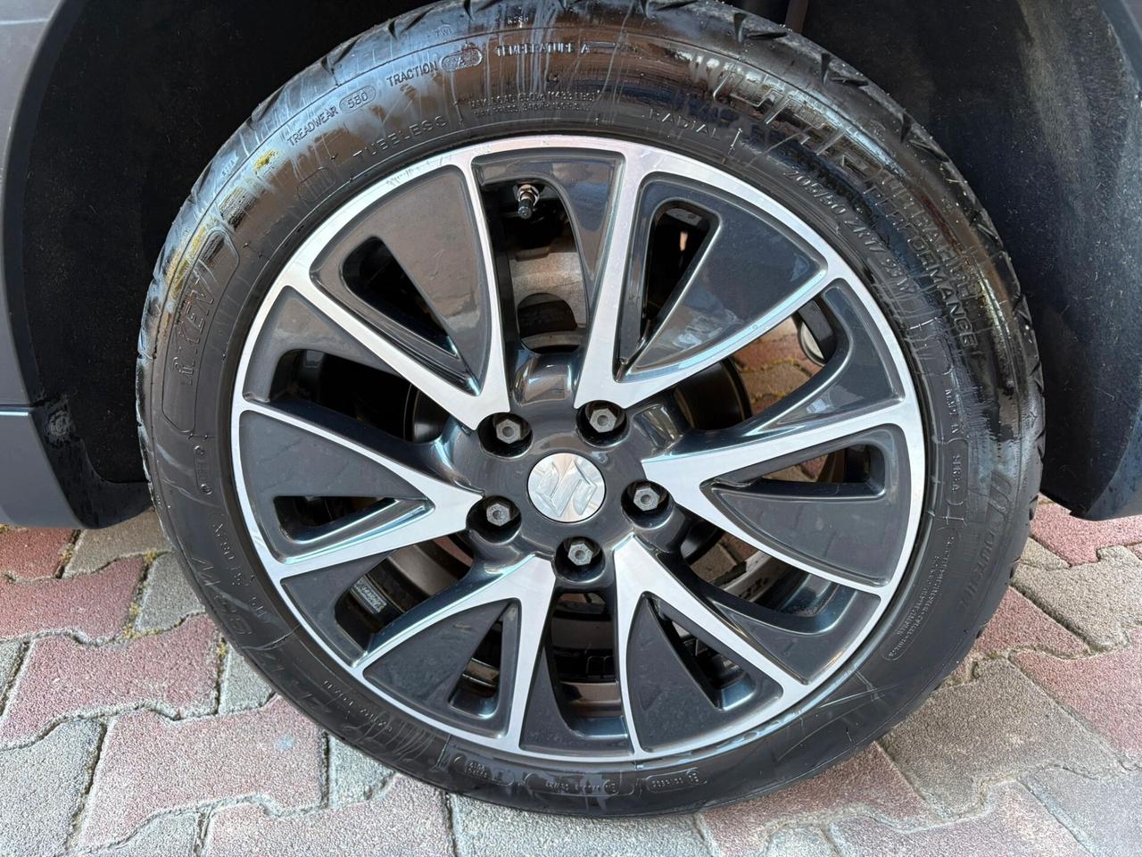 Suzuki S-Cross 1.6 DDiS 4WD All Grip Top + TETTO