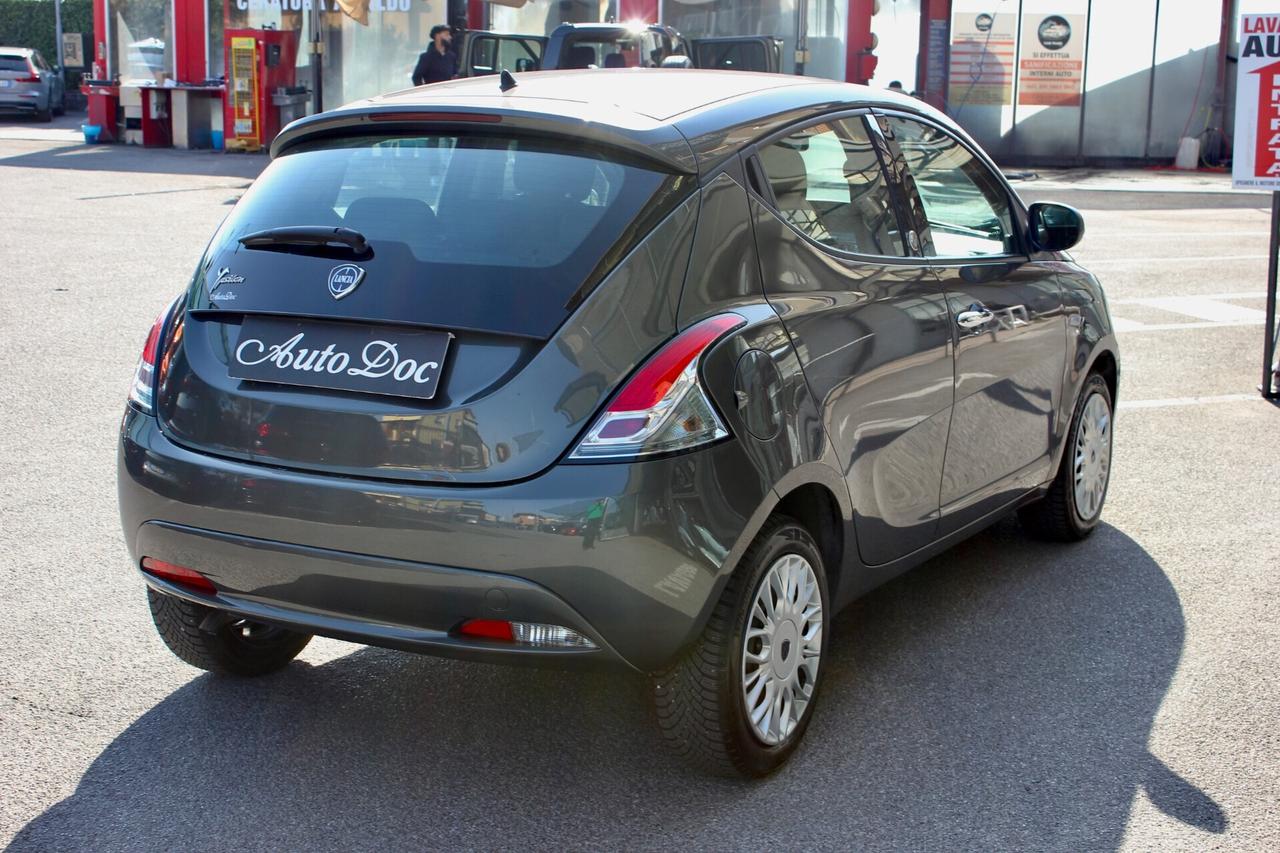 LANCIA YPSILON 1.2 69CV 5 PORTE GPL ECOCHIC SILVER