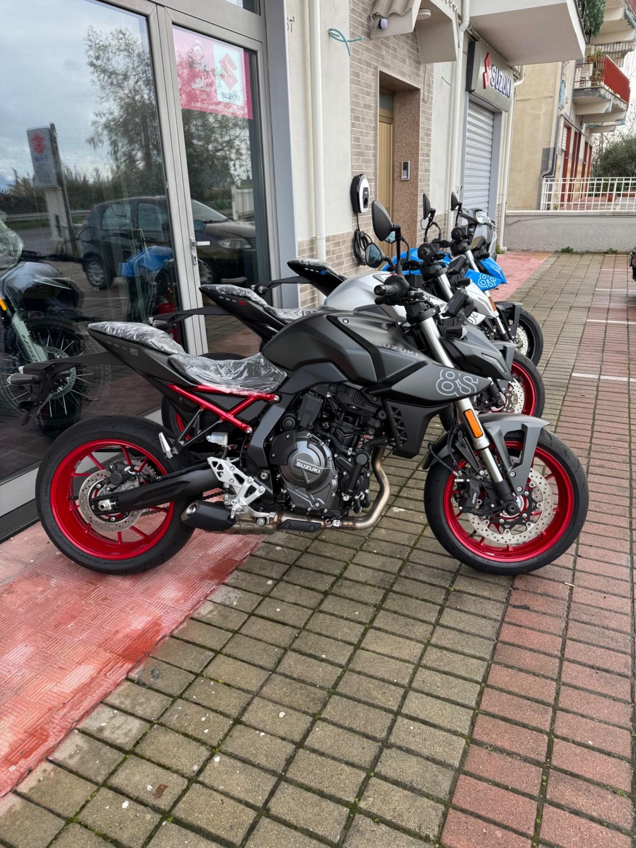 Suzuki GSX-8S