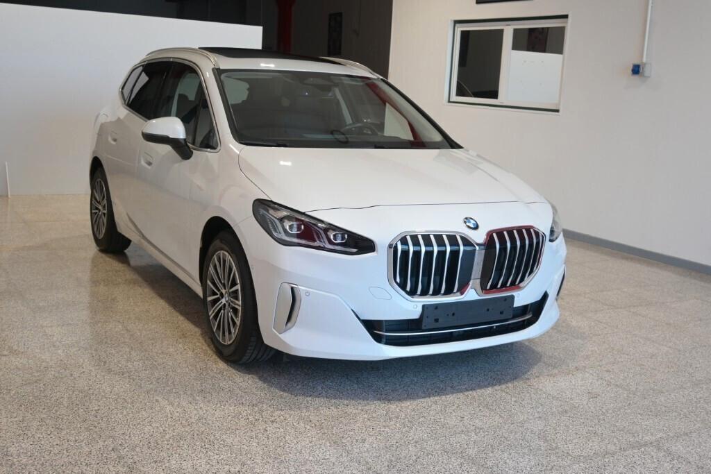 218D ACTIVE TOURER NEW 150CV STEPTRONIC BUSINESS DESIGN ( FARI LED ADATTIVI - BMW DIGITAL COCKPIT - AMBIENT LIGHTS - TETTO PANORAMICO APR. - PELLE - CRUISE - NAVI - MIRROR - PARK ASSISTANT - TELECAMERA POST. )