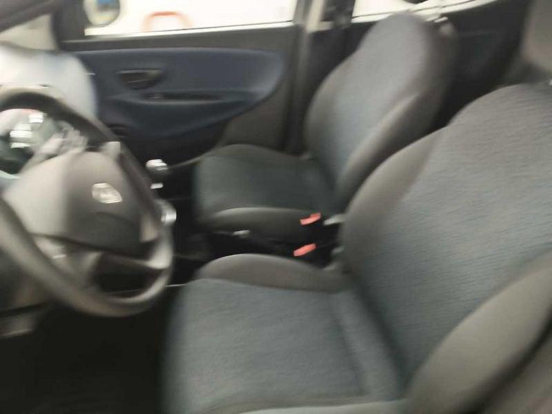 Lancia Ypsilon New 5 porte My24 1.0 Firefly 70 CvStart&Stop Hybrid Oro