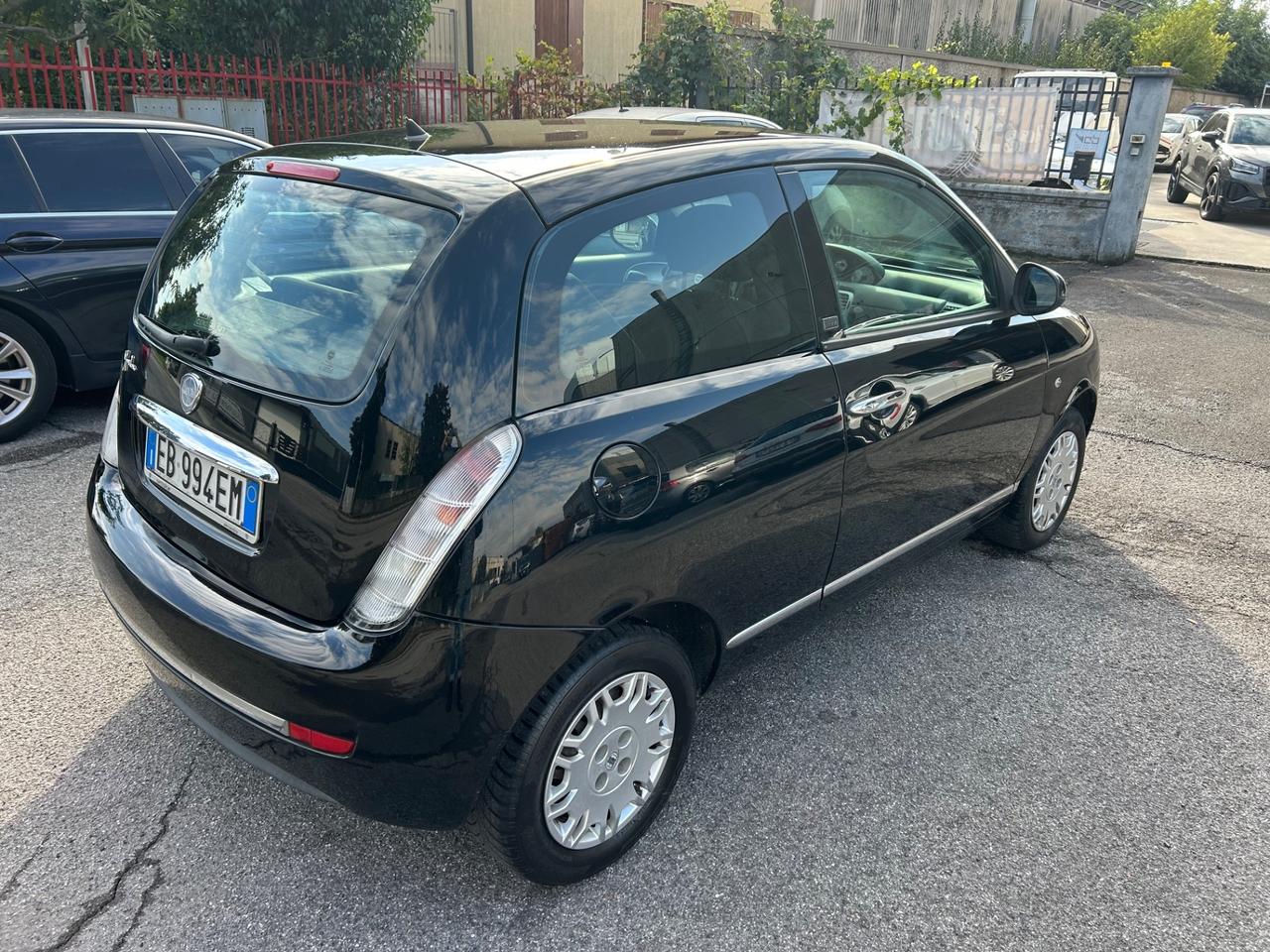 Lancia Ypsilon Elle guidabile da neopatentati