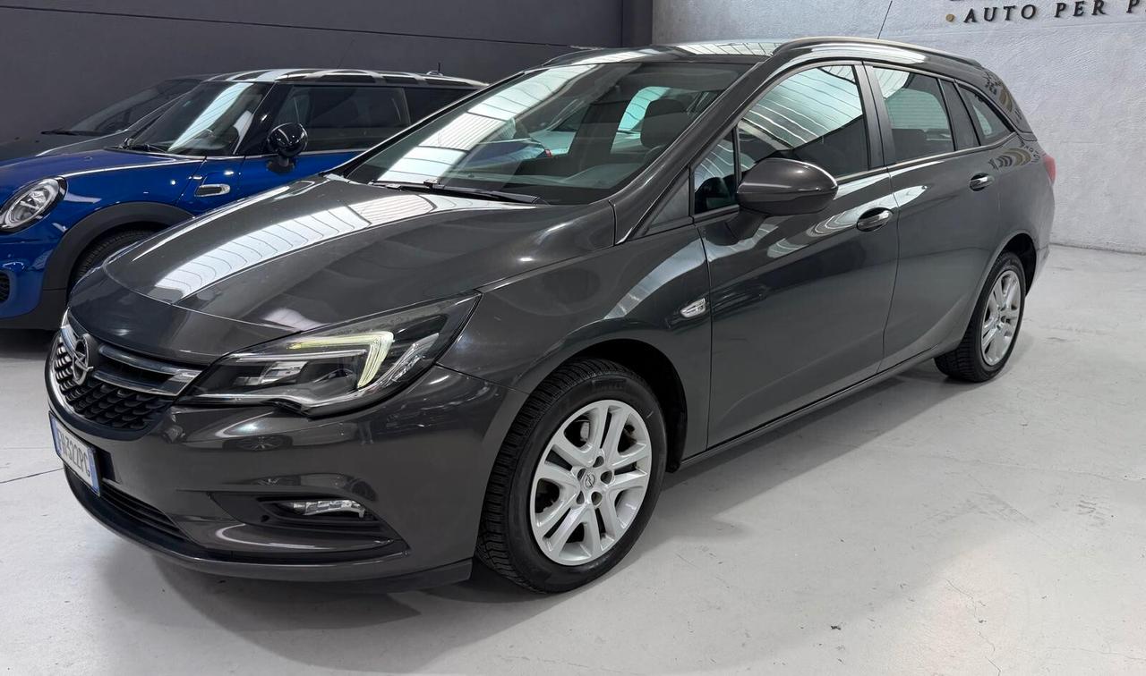 Opel Astra IVA ESPOSTA Neopatentati Cambio Automatico