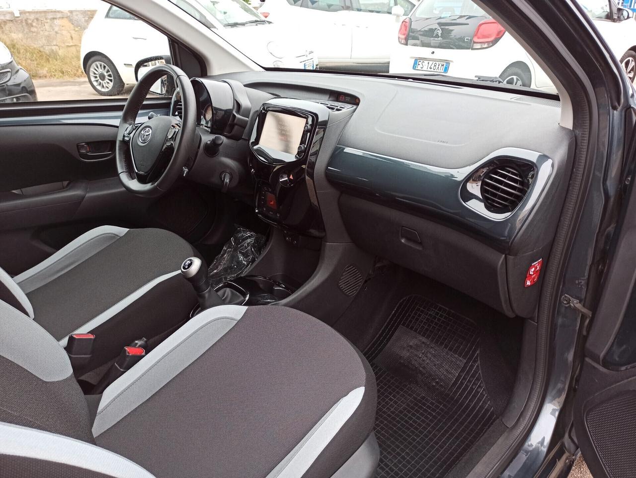 Toyota Aygo 1.0 VVT-i 69 CV 5 porte x-wave