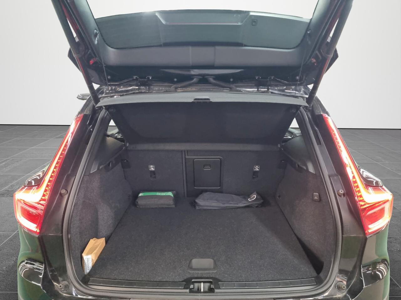 Volvo XC40 T2 Geartronic Momentum Pro