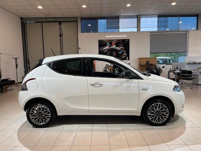 Lancia Ypsilon 1.0 firefly hybrid Gold Plus *17.000 km*