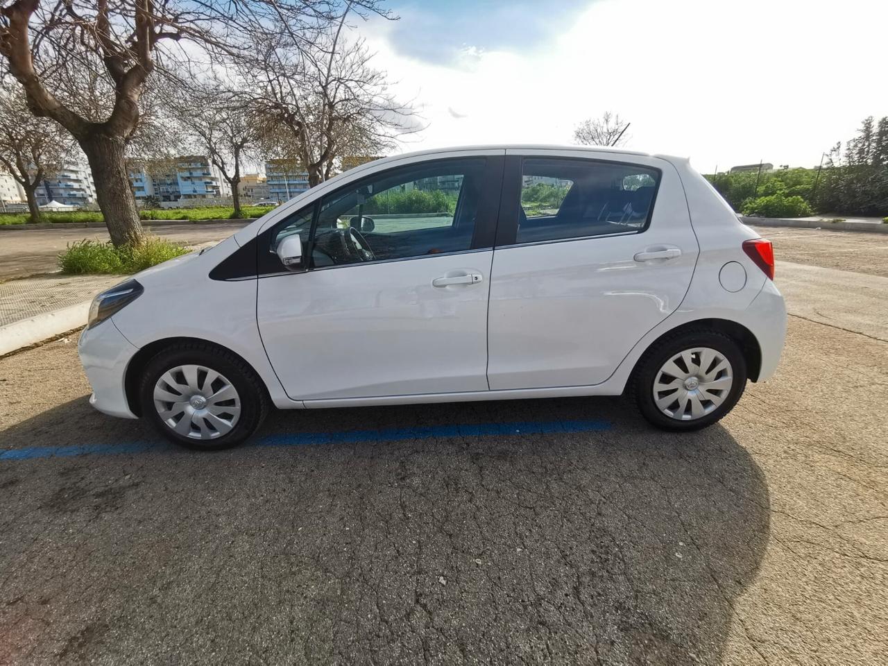Toyota Yaris 1.0 5 porte Active - 2015