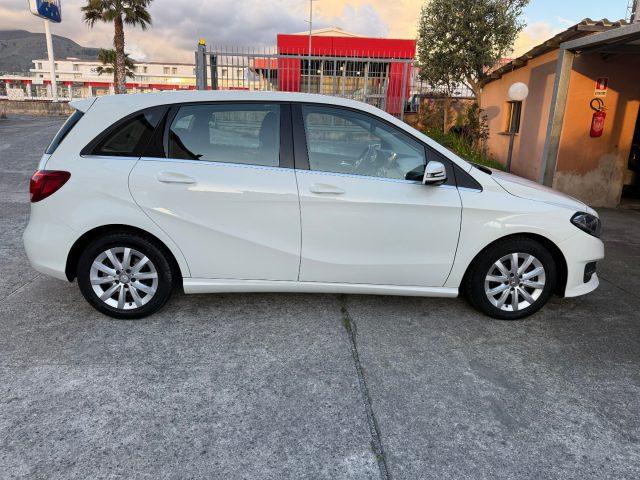 MERCEDES-BENZ B 180 d Business