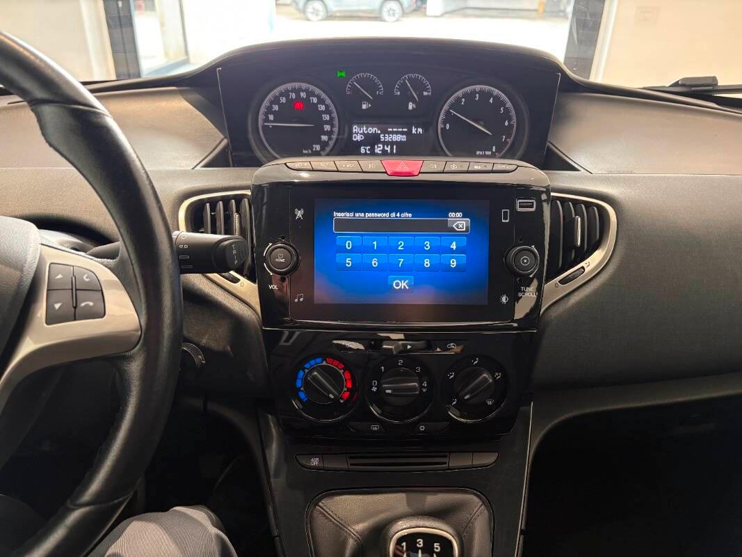 Lancia Ypsilon III 1.0 firefly hybrid Gold s&s 70cv 5p.ti