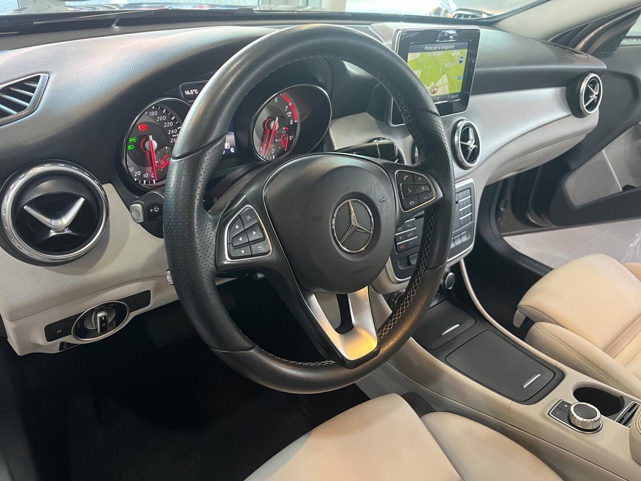Mercedes-benz GLA 180 GLA 180 Premium auto