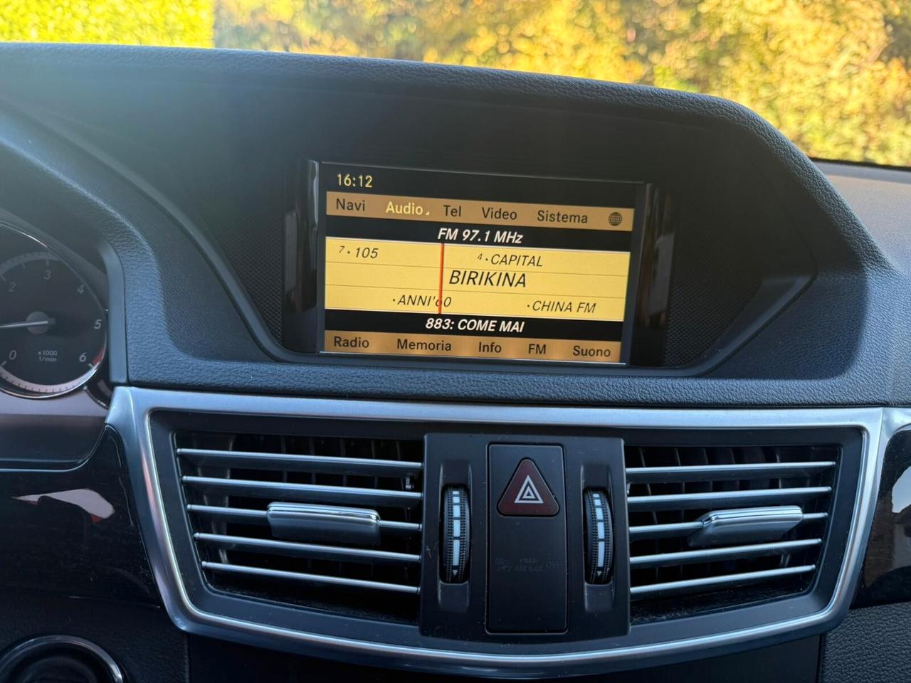 Mercedes-benz E 220 CDI BlueEFFICIENCY Avantgarde