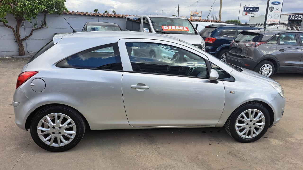 Opel Corsa 1.2 3 porte Sport Gpl