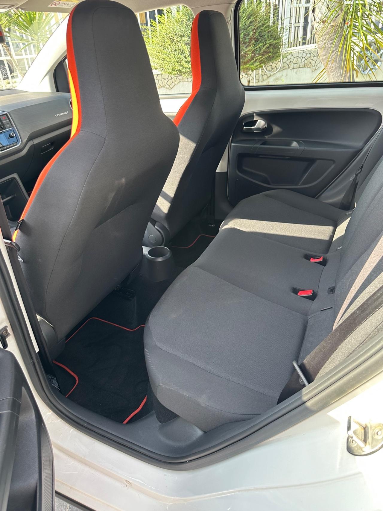 Volkswagen up! 1.0 75 CV 5p. cross up!