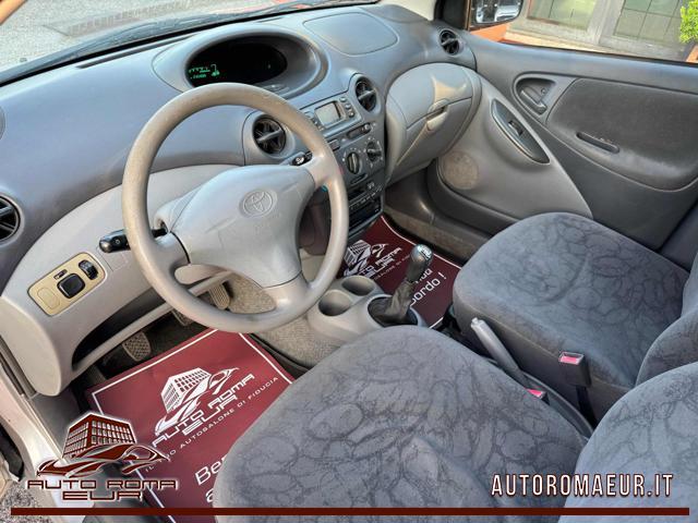 TOYOTA Yaris 1.0i 16V cat 5 porte Sol GOMMATA! NEOPATENTATI!