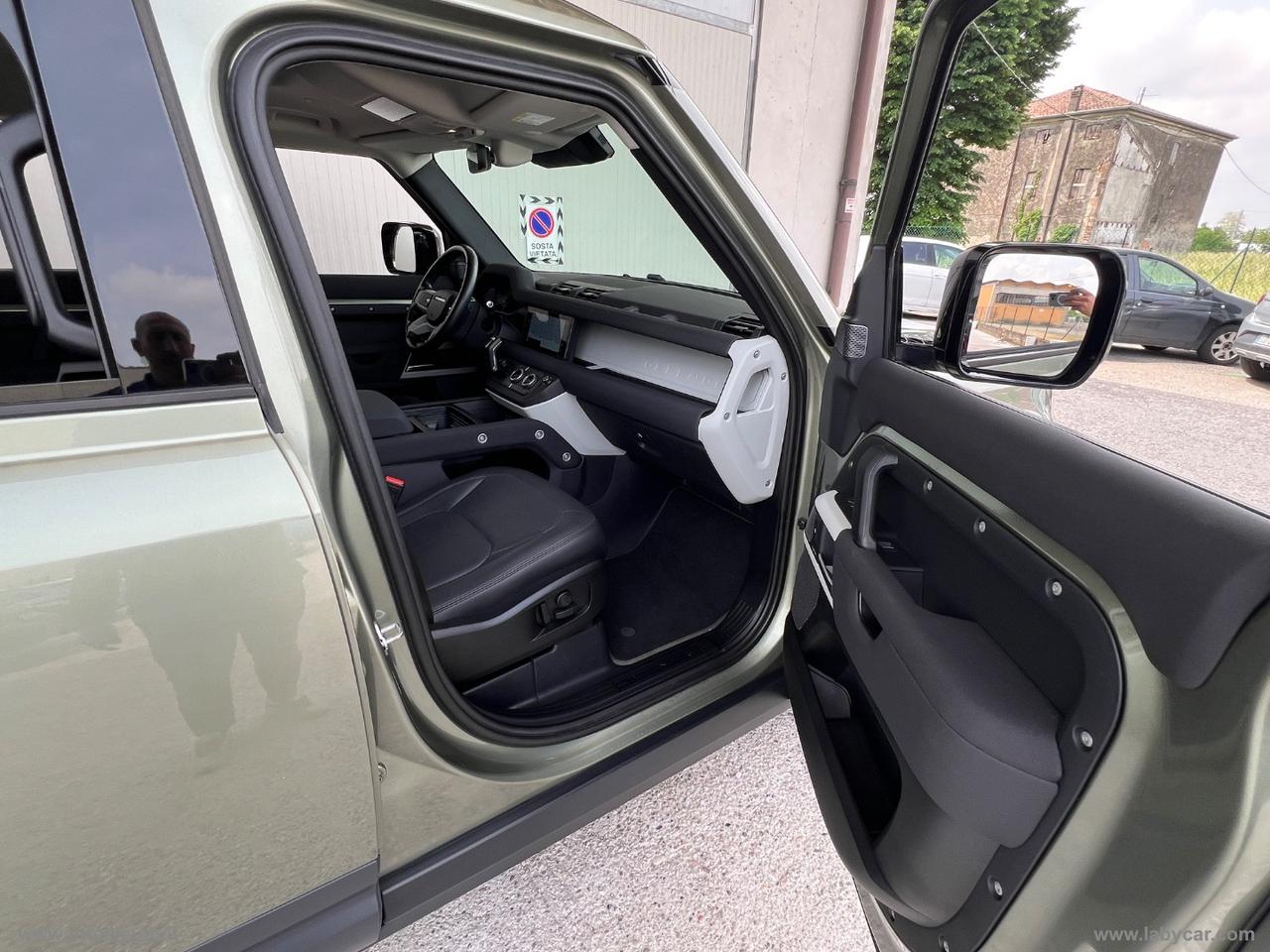 LAND ROVER Defender 110 3.0D I6 250 CV AWD Auto SE