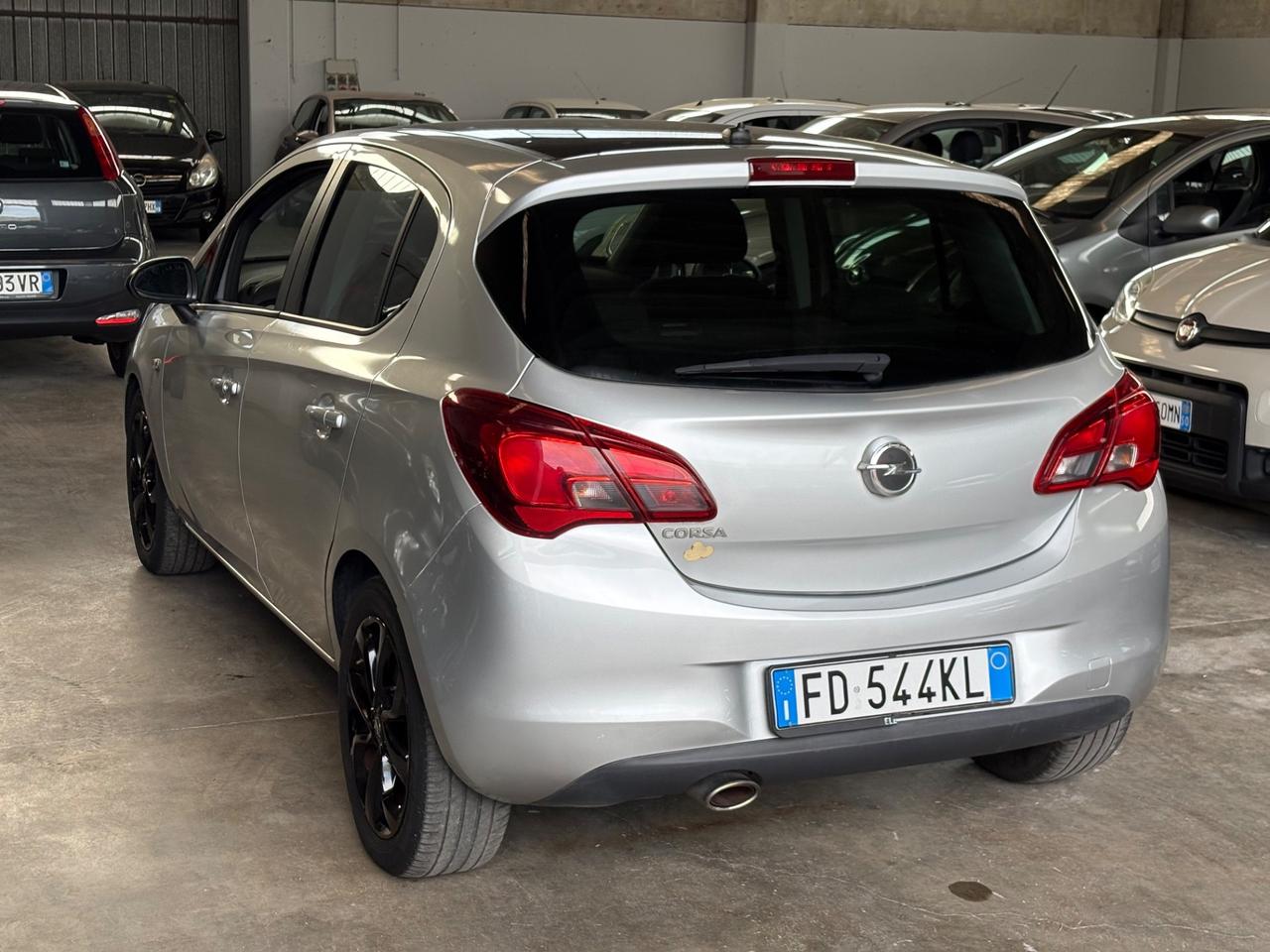 Opel Corsa 1.2 5 porte b-Color
