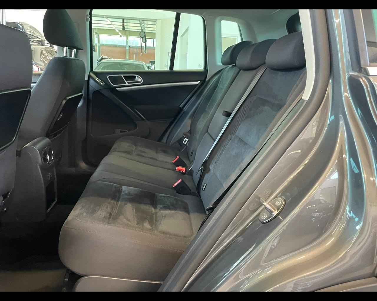 VOLKSWAGEN Tiguan 1ª serie - Tiguan 2.0 TDI 110 CV Sport & Style BlueMotion Technology