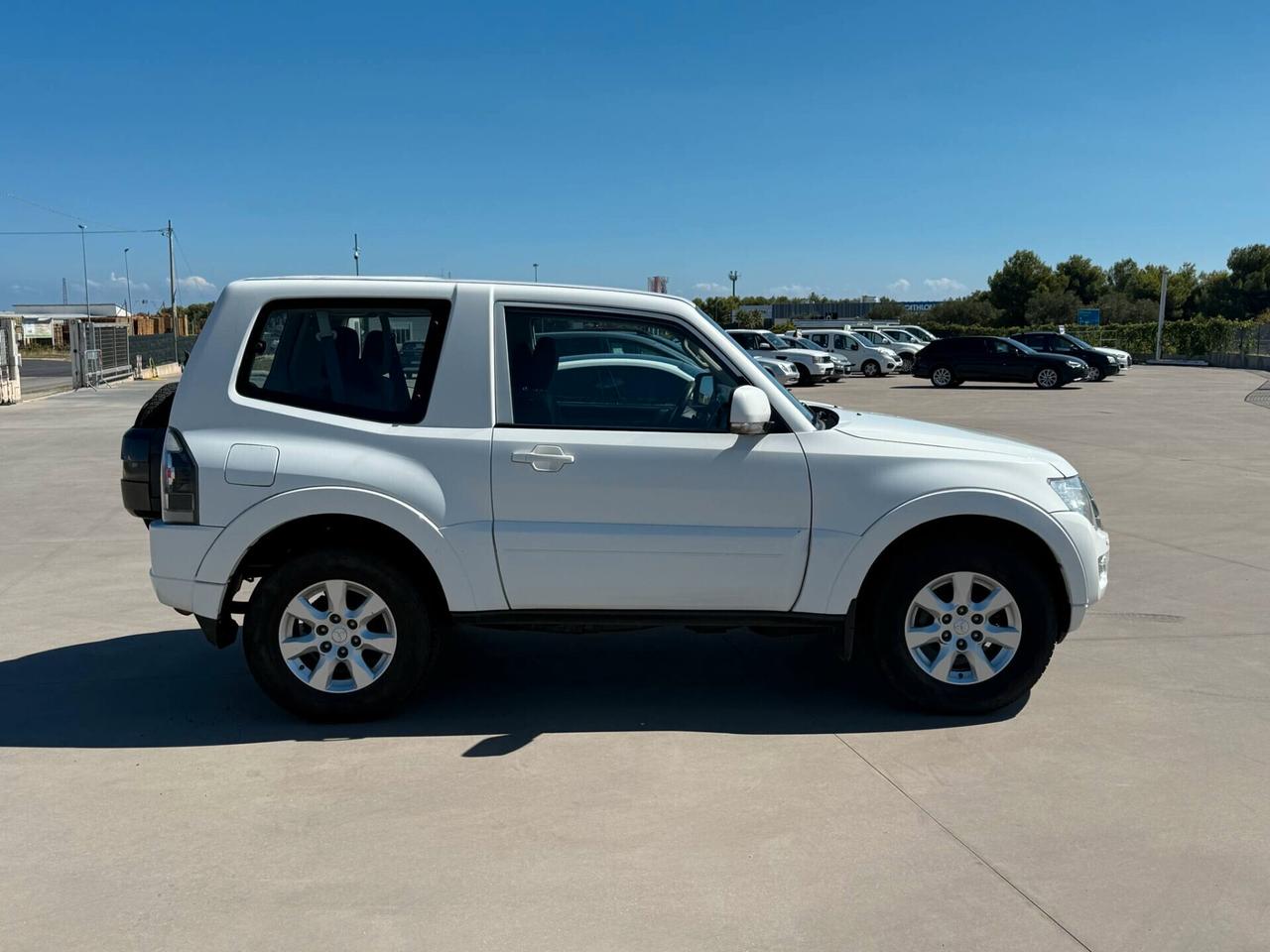 Mitsubishi Pajero 3.2 DI-D 16V aut. 3p. Instyle DPF