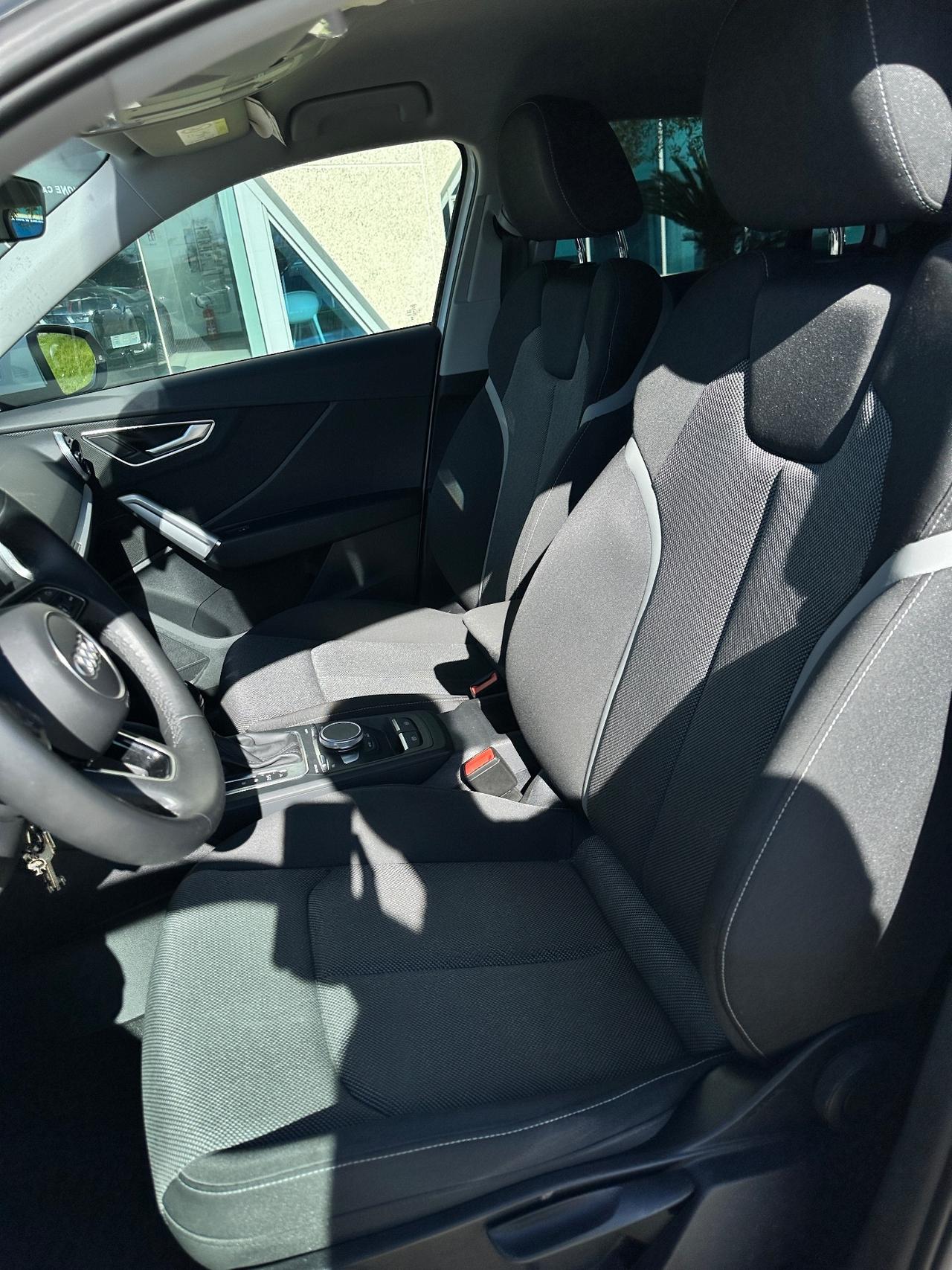 Audi Q2 35 TFSI S tronic Business