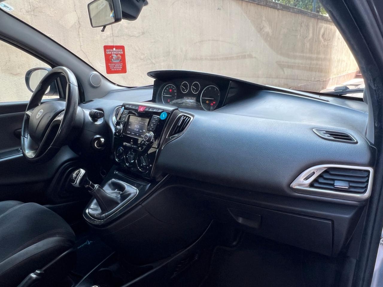 Lancia Ypsilon 1.3 MJT 95 CV 5 porte S&S Gold