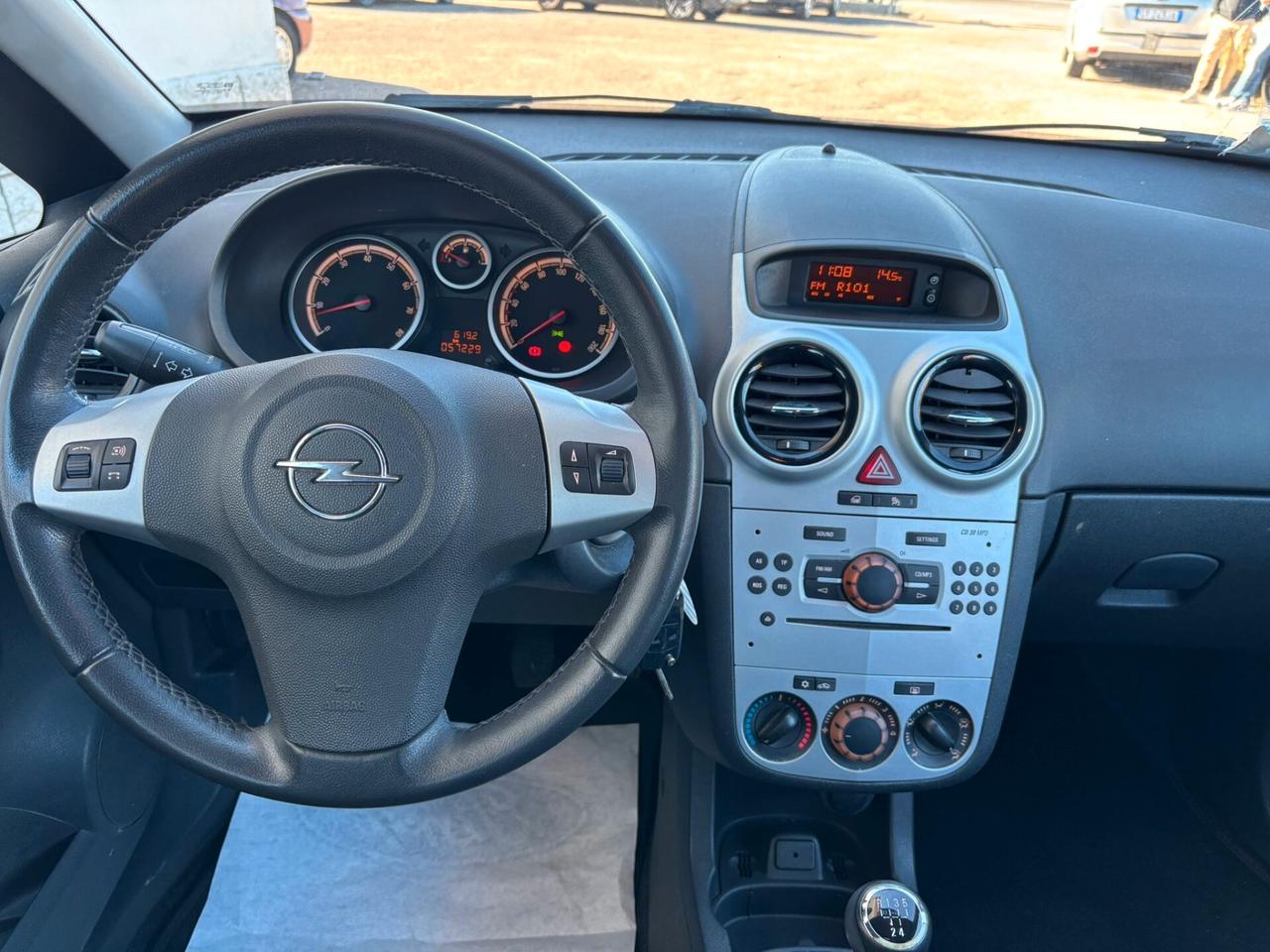 Opel Corsa 1.2 5 porte Cosmo