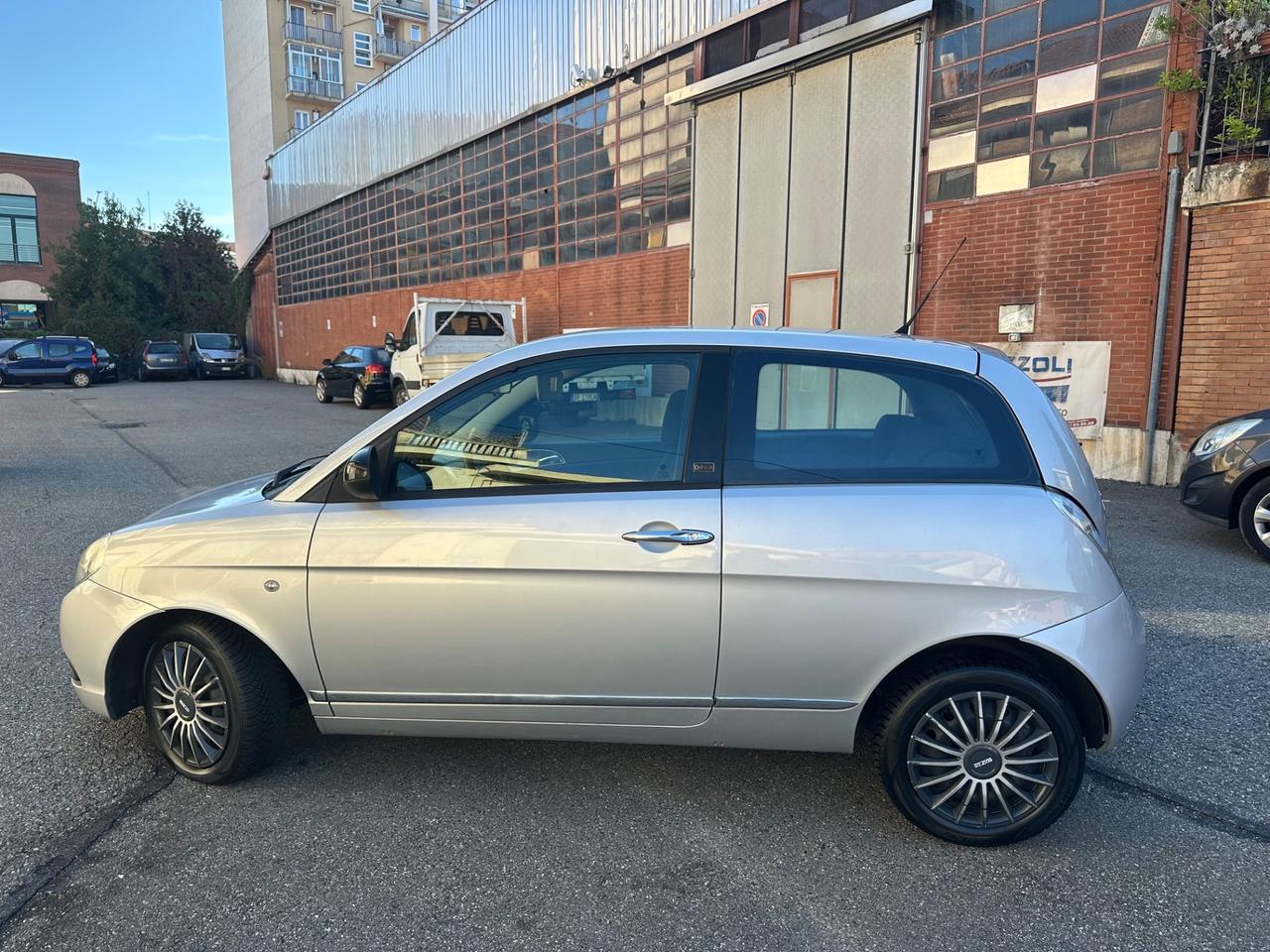 Lancia Ypsilon 1.2 69 CV pochi km clima