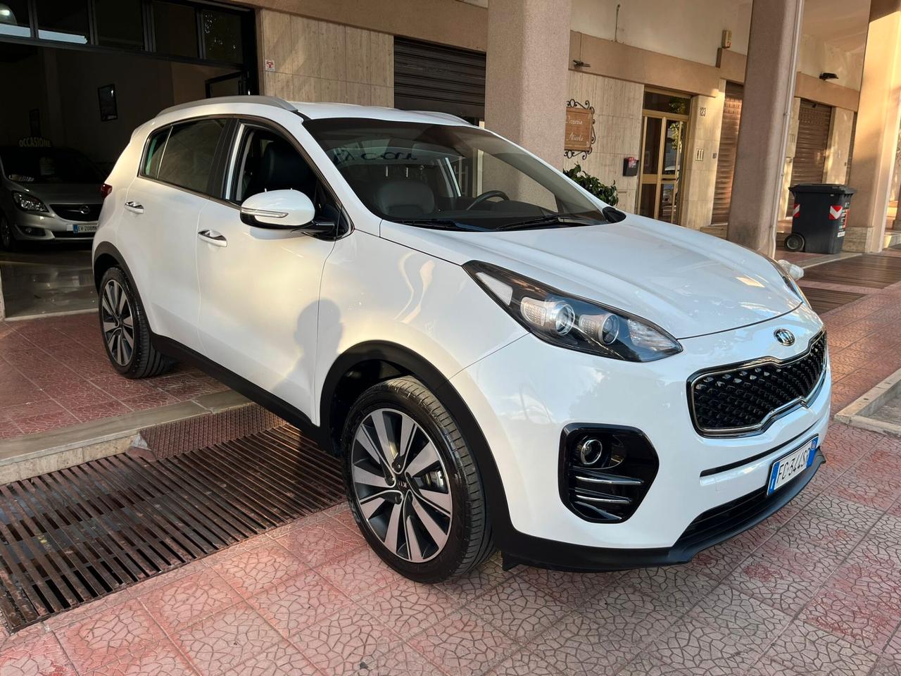 Kia Sportage1.7CRDI Full navi retro garantita-16