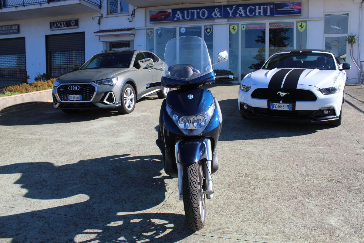 Piaggio - Beverly 400 - i.e.