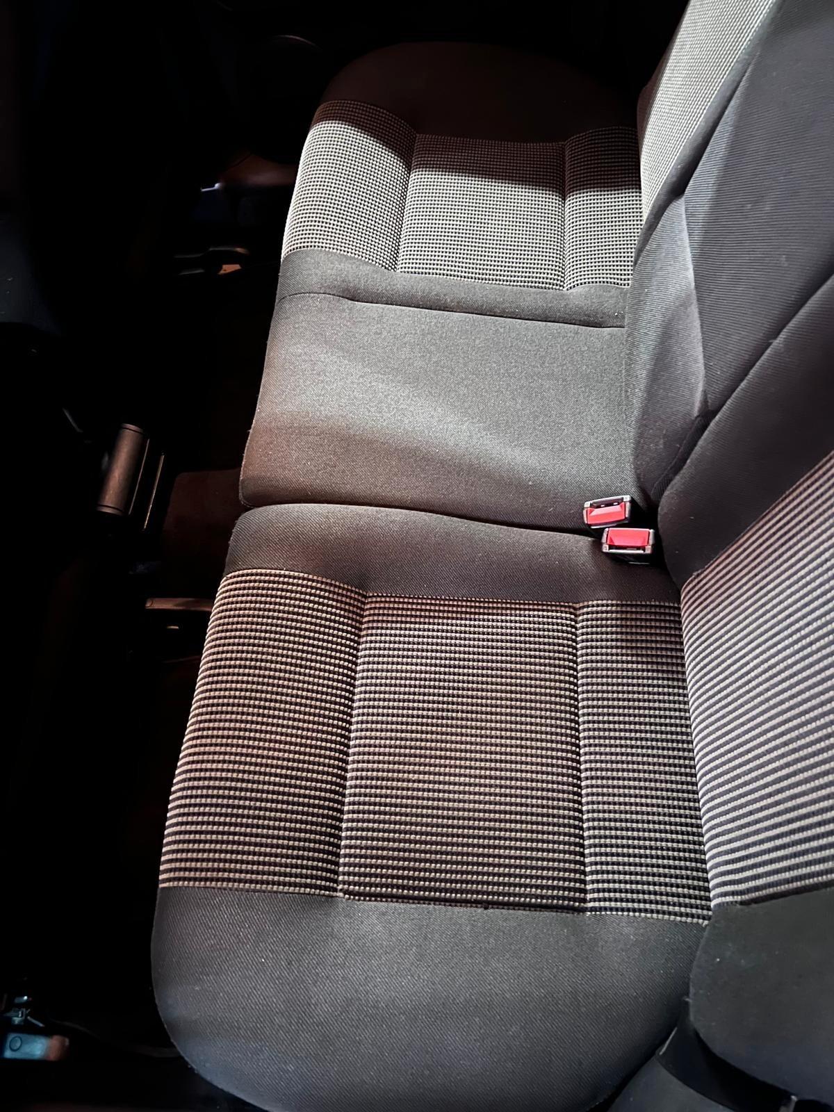 Volkswagen Golf 1.6 16V cat 5 porte Comfortline