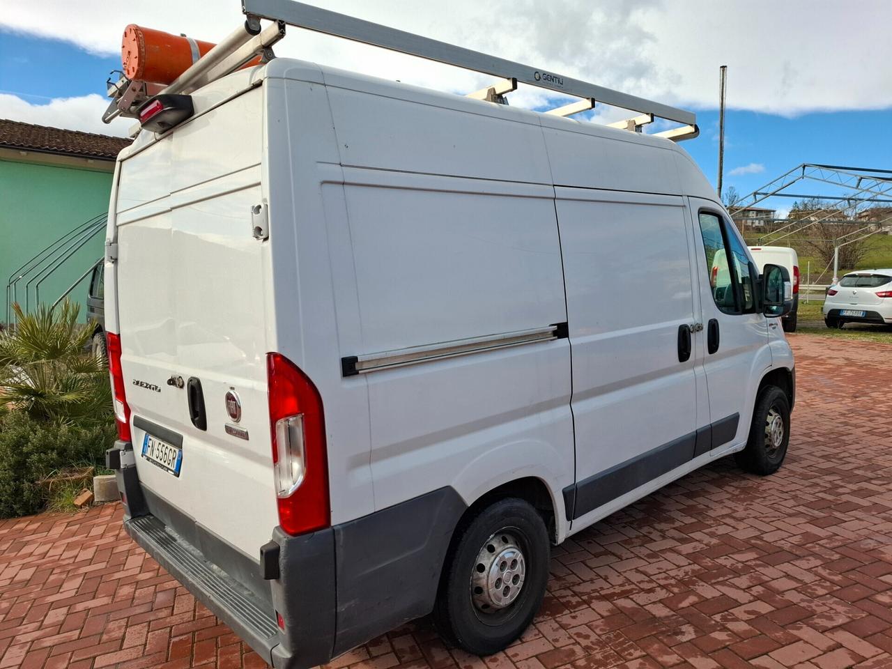 Fiat Ducato 33 2.3 MJT 130cv con armadio e banco da lavoro