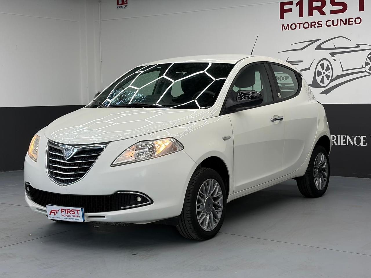 Lancia Ypsilon 0.9 TwinAir 85 CV 5 porte Metano Ecochic Gold