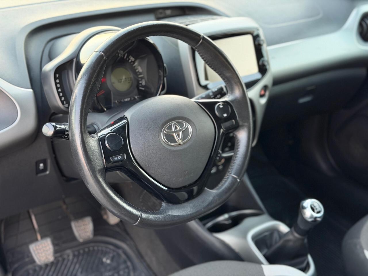 Toyota Aygo 1.0 VVT-i 72 CV 5 porte x-business