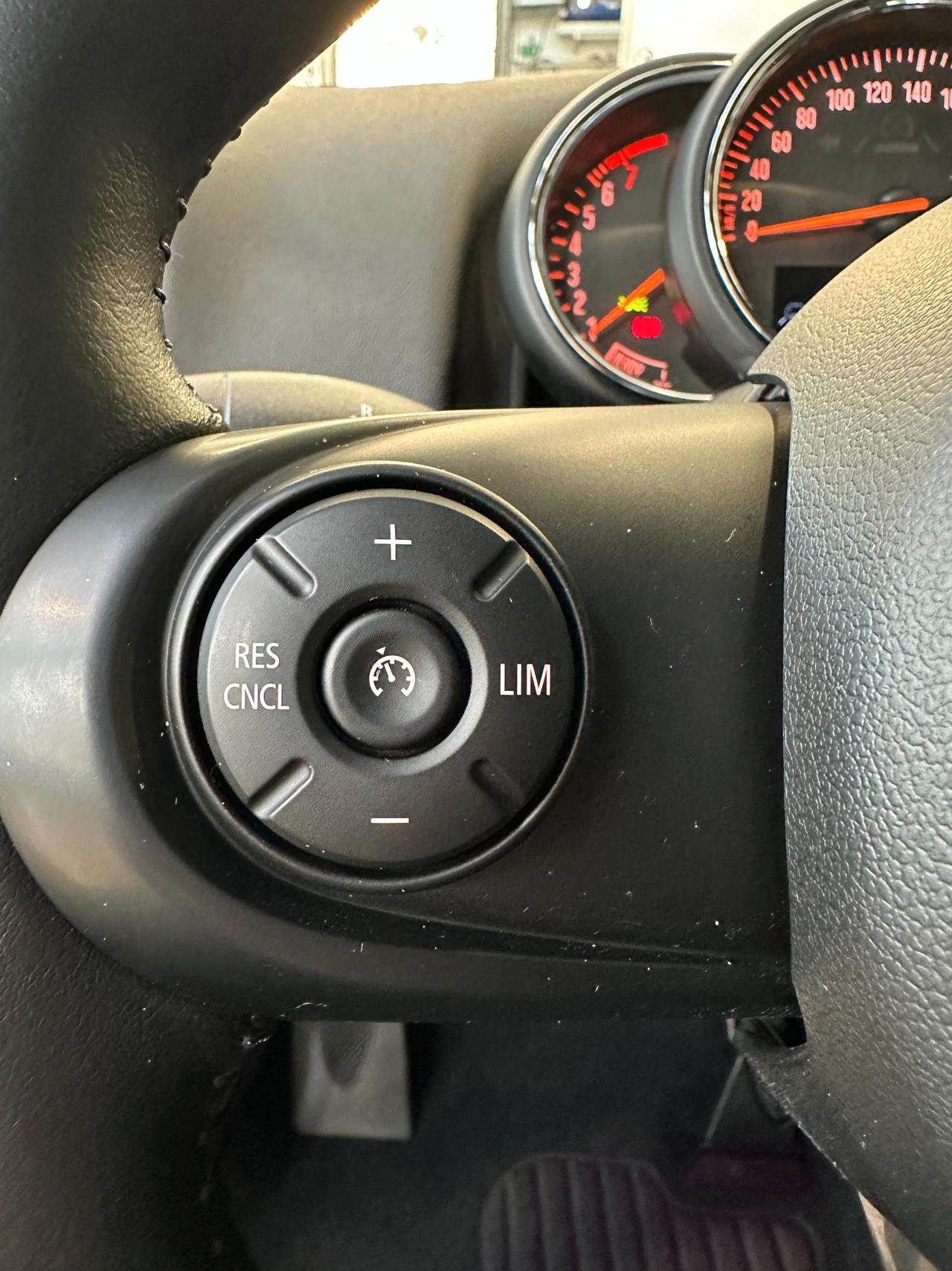 Mini Countryman Cooper Hype 1.5 - LED - 18" - Navigatore