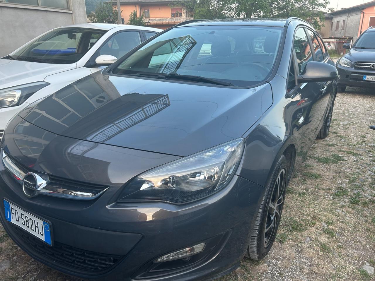 Opel Astra 1.4 Turbo 140CV Sports Tourer GPL Tech Elective
