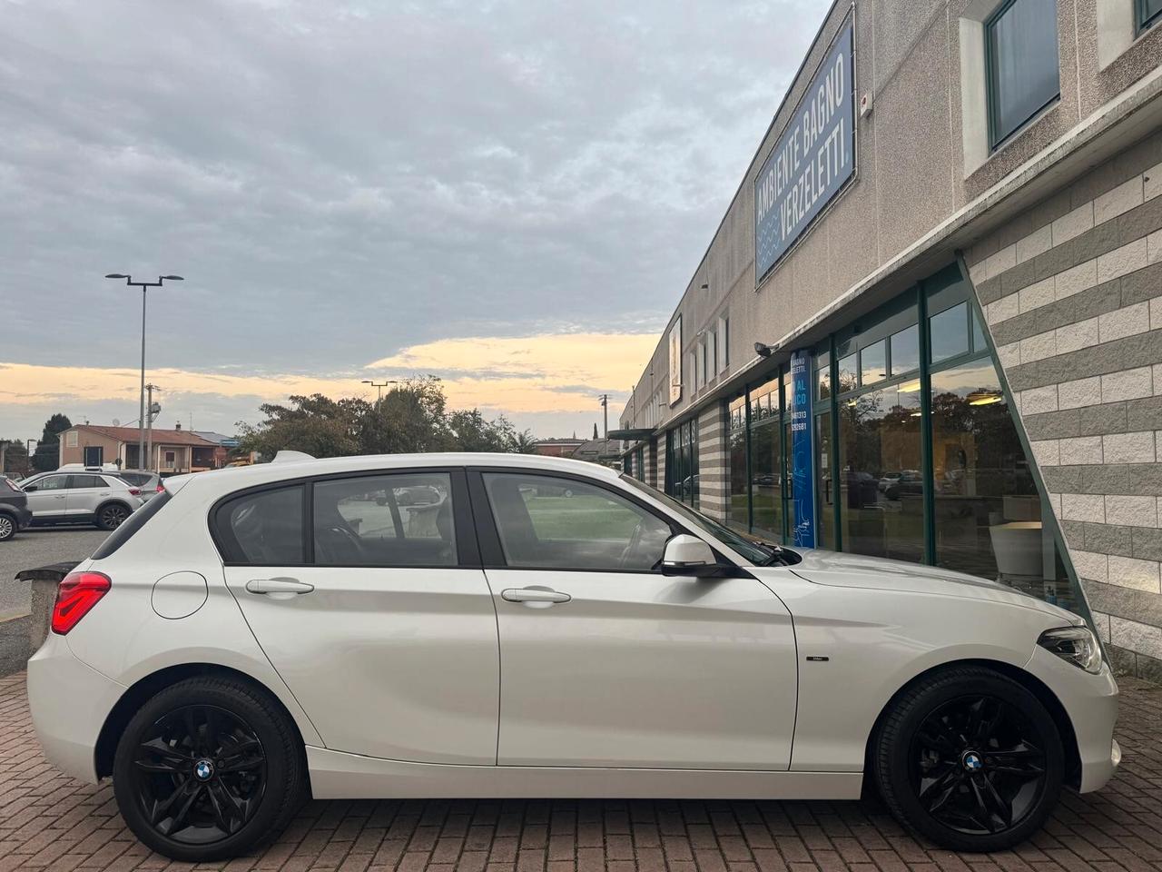 Bmw 116 116d 5p. Urban