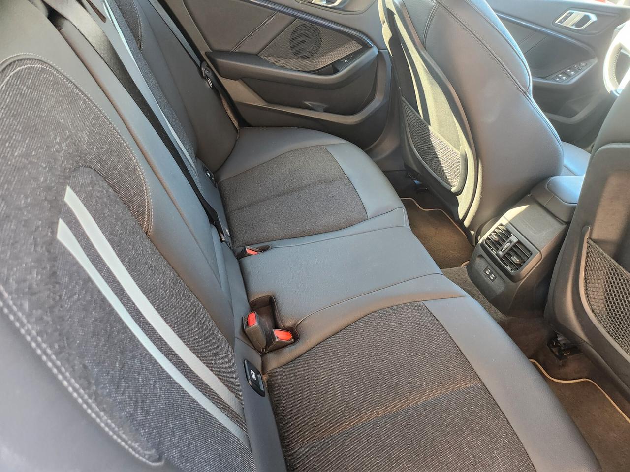 Bmw 118 120d 5p. Luxury