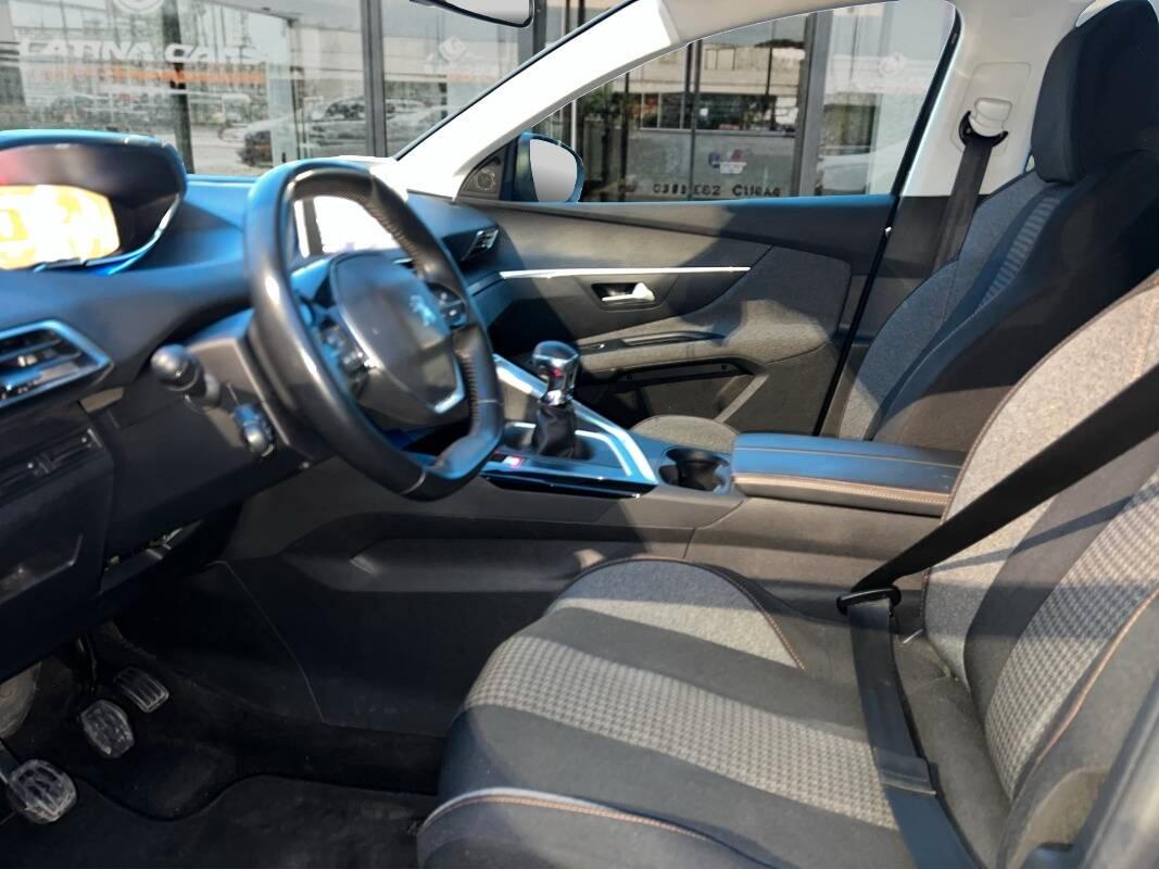 Peugeot 3008 1.5 bluehdi Business s&s 130cv Con NAVIGATORE