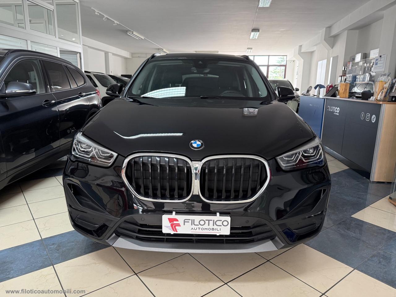 BMW X1 xDrive20d Business Advantage TETTO PANORAMICO - LED