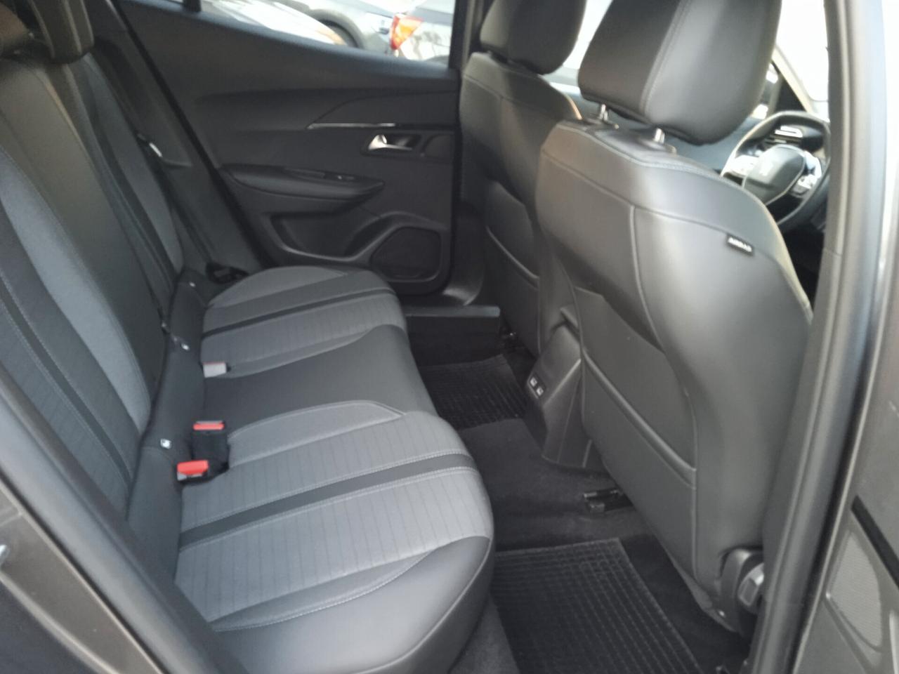 Peugeot 2008 BlueHDi 130 S&S EAT8 Allure