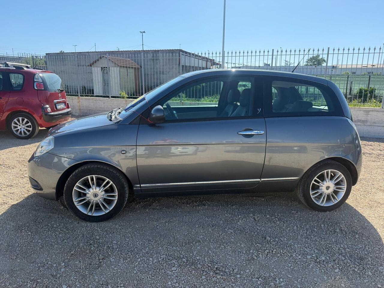 Lancia Ypsilon 1.2 69 CV Argento