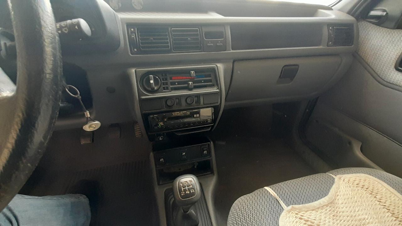 Ford Fiesta 1.1 5 porte Ghia